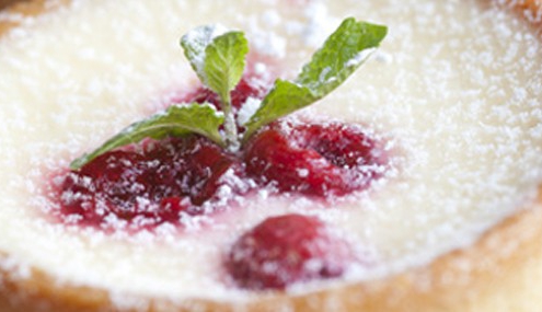 tartaletas rellenas de natilla con frambuesas