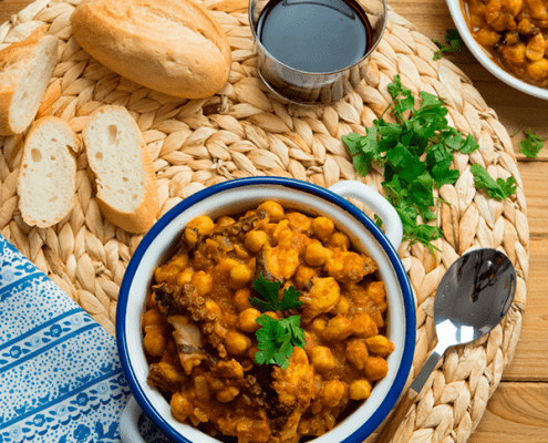 garbanzos con pulpo y tomate