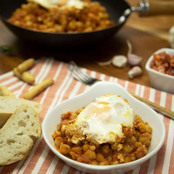 garbanzos_tomate_huevo