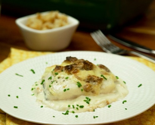 Merluza gratinada con bechamel de puerro