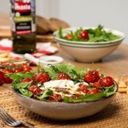 Ensalada de burrata con tomates cherry