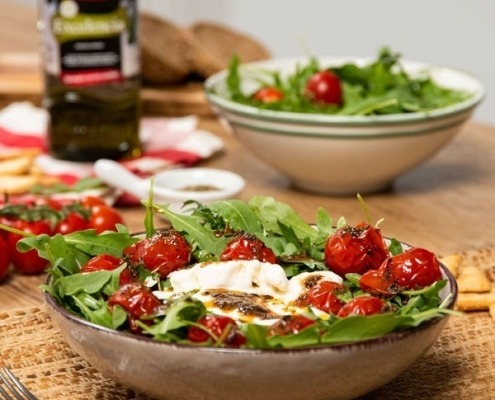 Ensalada de burrata con tomates cherry