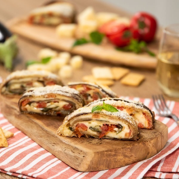Rollo de berenjena caprese