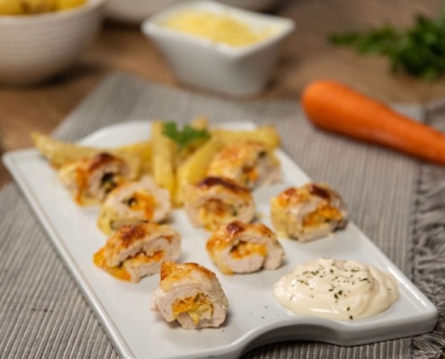 Rollitos de pollo rellenos de queso y zanahoria